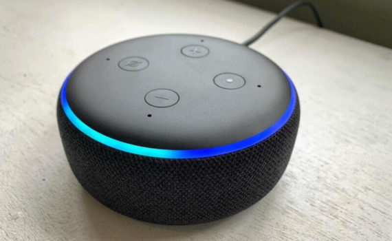 Un Amazon Echo Dot di seconda generazione